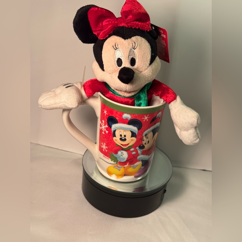 Disney mug and plush set Minnie mouse wearing her Christmas dress 8” NWT ￼